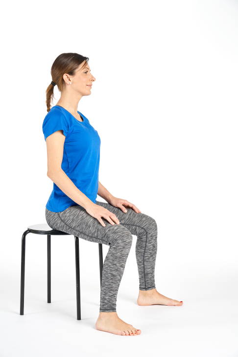 Kommen Sie langsam in den aufrechten Sitz zurück. © Gelenk-Klinik Endposition: aufrechter Sitz