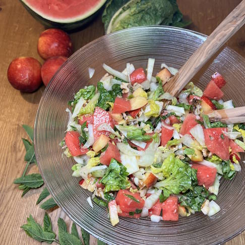 Fenchel ist fettarm, kalorienarm und entzündungshemmend. © Gelenk-Klinik Nektarinen-Fenchel-Salat Rezept