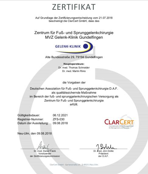 Mit der Zertifizierung zum Zentrum für Fuß- und Sprunggelenkchirurgie (ZFS) wird der orthopädischen Gelenk-Klinik Gundelfingen höchste Qualität in Patientenberatung, Diagnose, Operation und Nachsorge bei Erkrankungen und Verletzungen an Fuß oder Sprunggelenk bescheinigt. Urkunde Zertifikat als Zentrum für Fuß- und Sprunggelenkchirurgie (ZFS) Gelenk-Klinik Gundelfingen